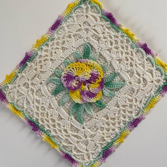 Vintage Hand Crocheted Pansy Potholder Ivory Purple Yellow Green - Picture 10 of 14